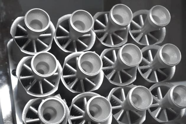 Az INCONEL 625-ből készülő üzemanyag-örvényeltetők a Siemens Energy ipari gázturbinájának részei.