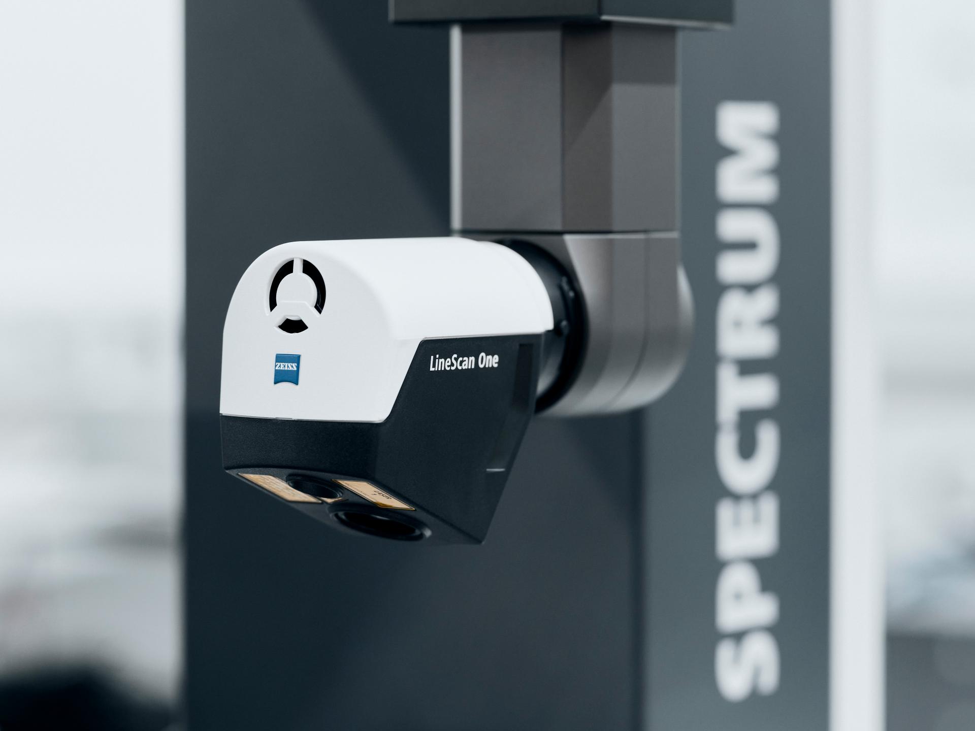 A ZEISS LineScan One optikai érzékelő RDS-szel a ZEISS SPECTRUM-on.