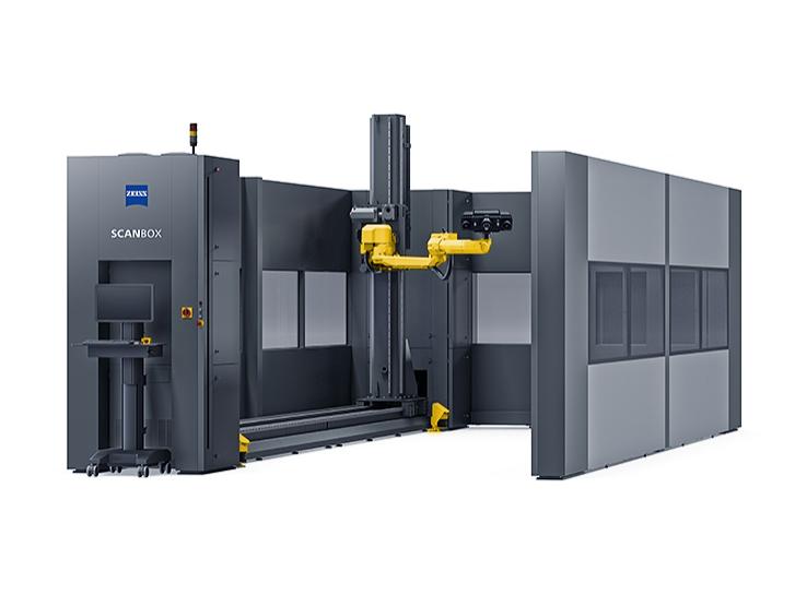 Ebben az optikai 3D mérőgépben a nagysebességű érzékelő különösen nagy és nehéz alkatrészeket, például maximum 6000 x 1250 mm méretű oldalpaneleket mér.