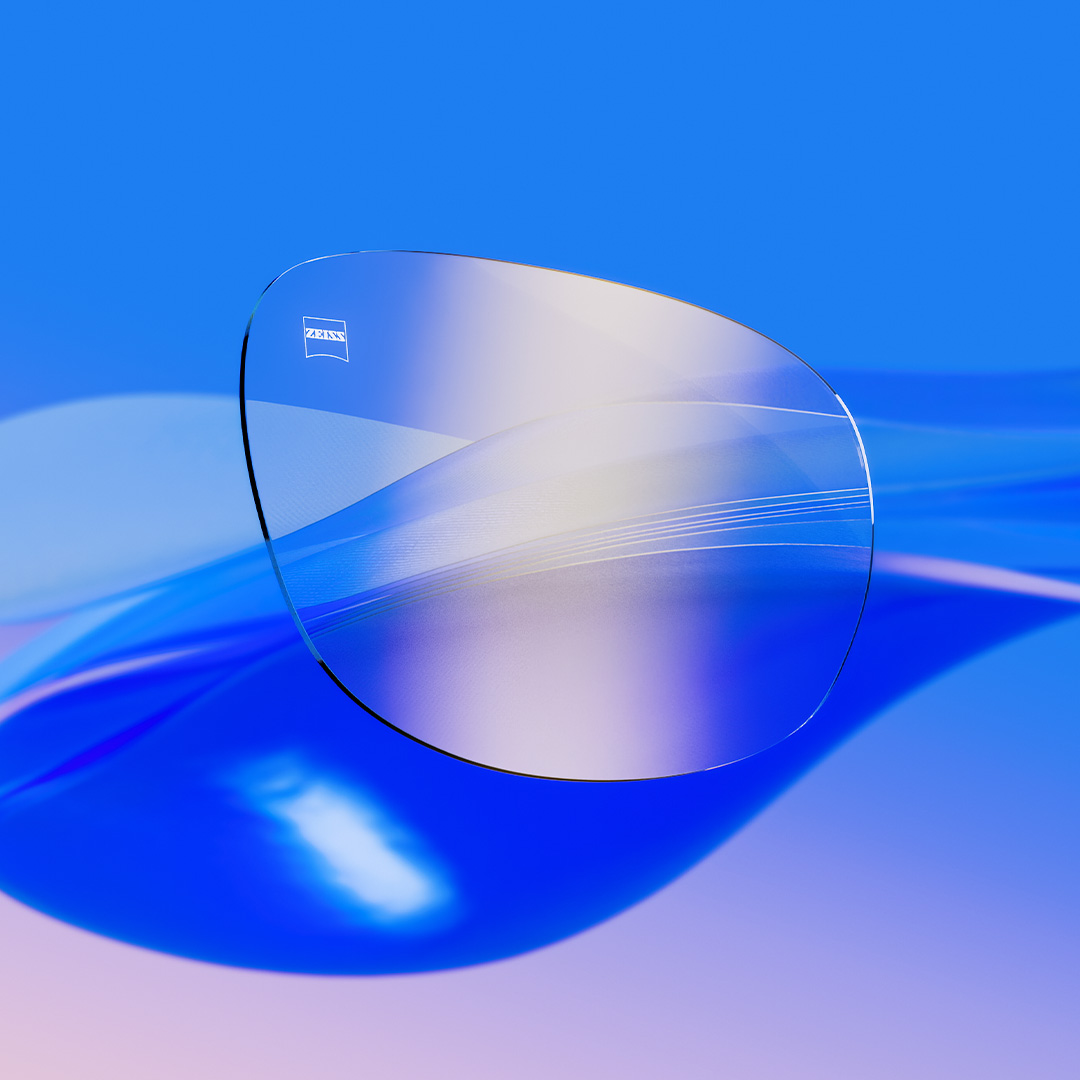 Kristálytiszta lencsék ZEISS DuraVision Gold UV réteggel, halvány aranyszínű tükröződéssel.
