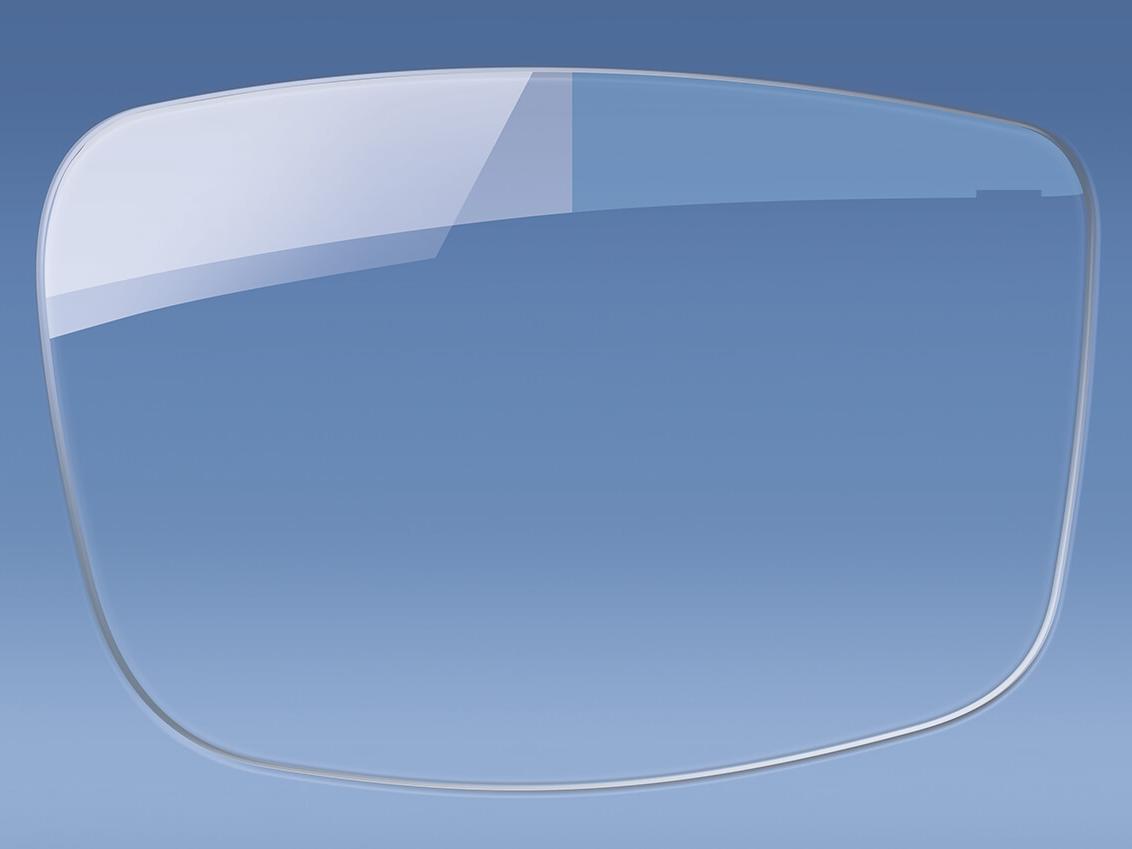 Szemüveglencse ábrázolása antireflex bevonattal és anélkül 
