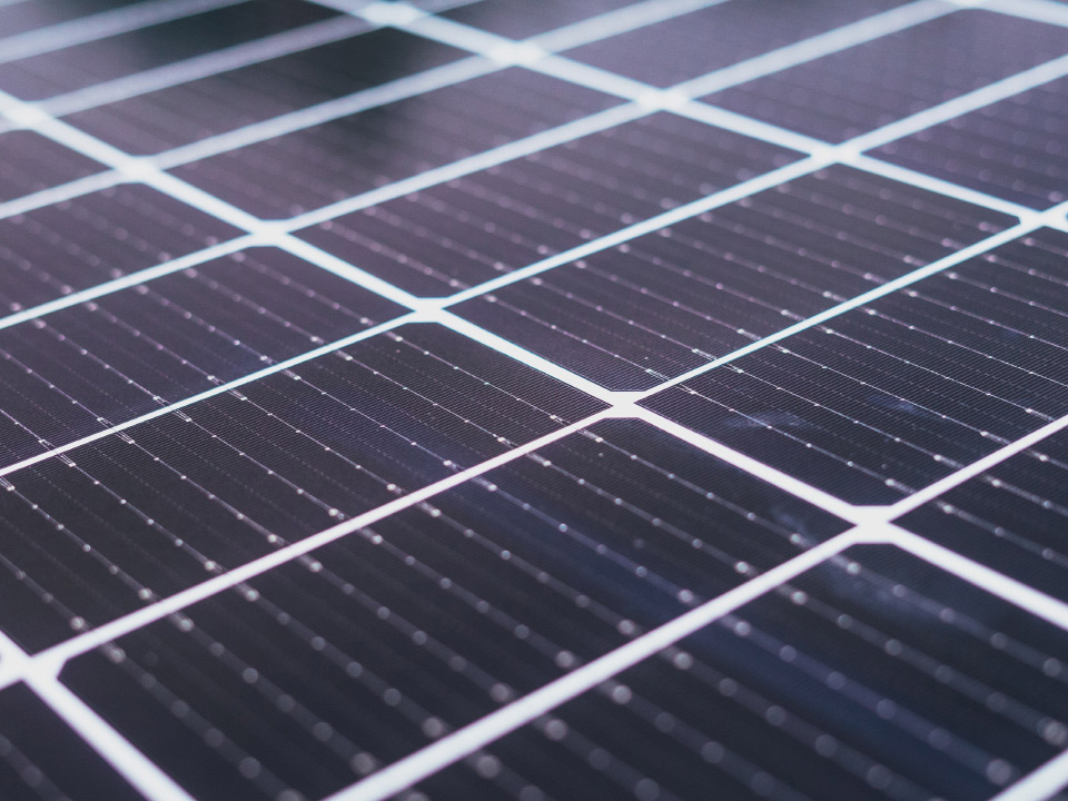 Fotovoltaikus panelekről készített közeli kép. 