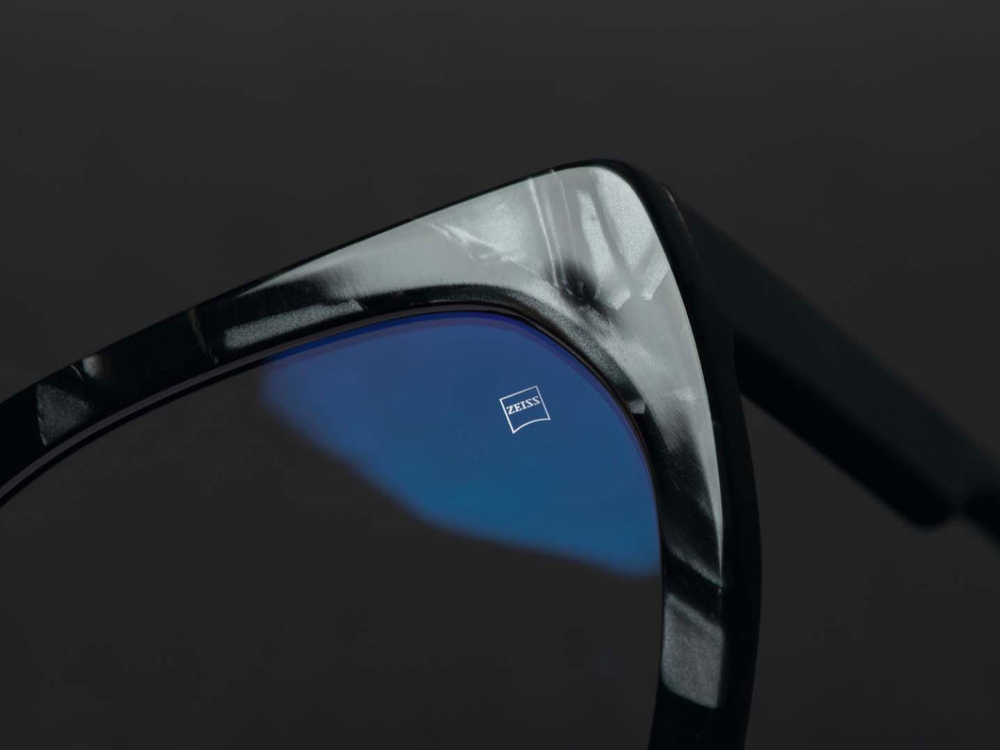 ZEISS szemüveglencséjéről a Z gravírjel