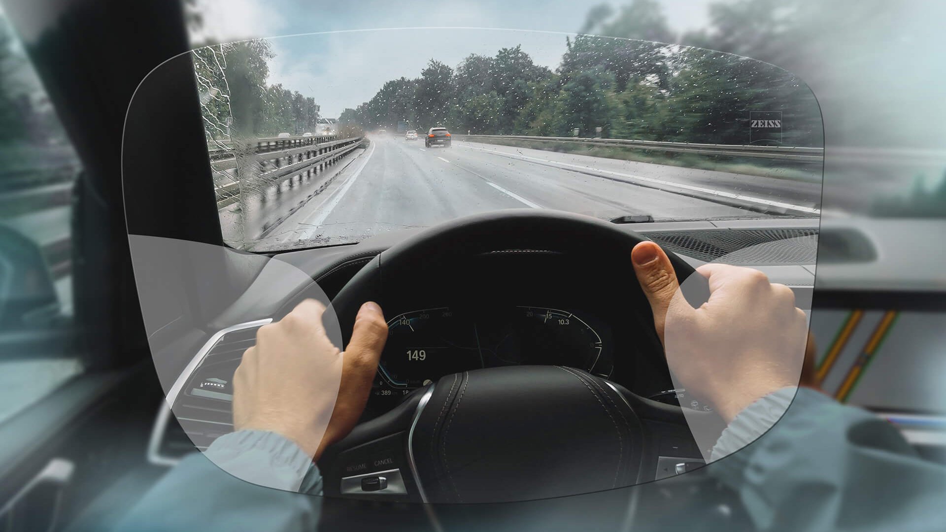 A ZEISS DriveSafe Progressive Individual szemüveglencsét bemutató ábra. A képen a lencsén keresztül elénk táruló látvány látható. 