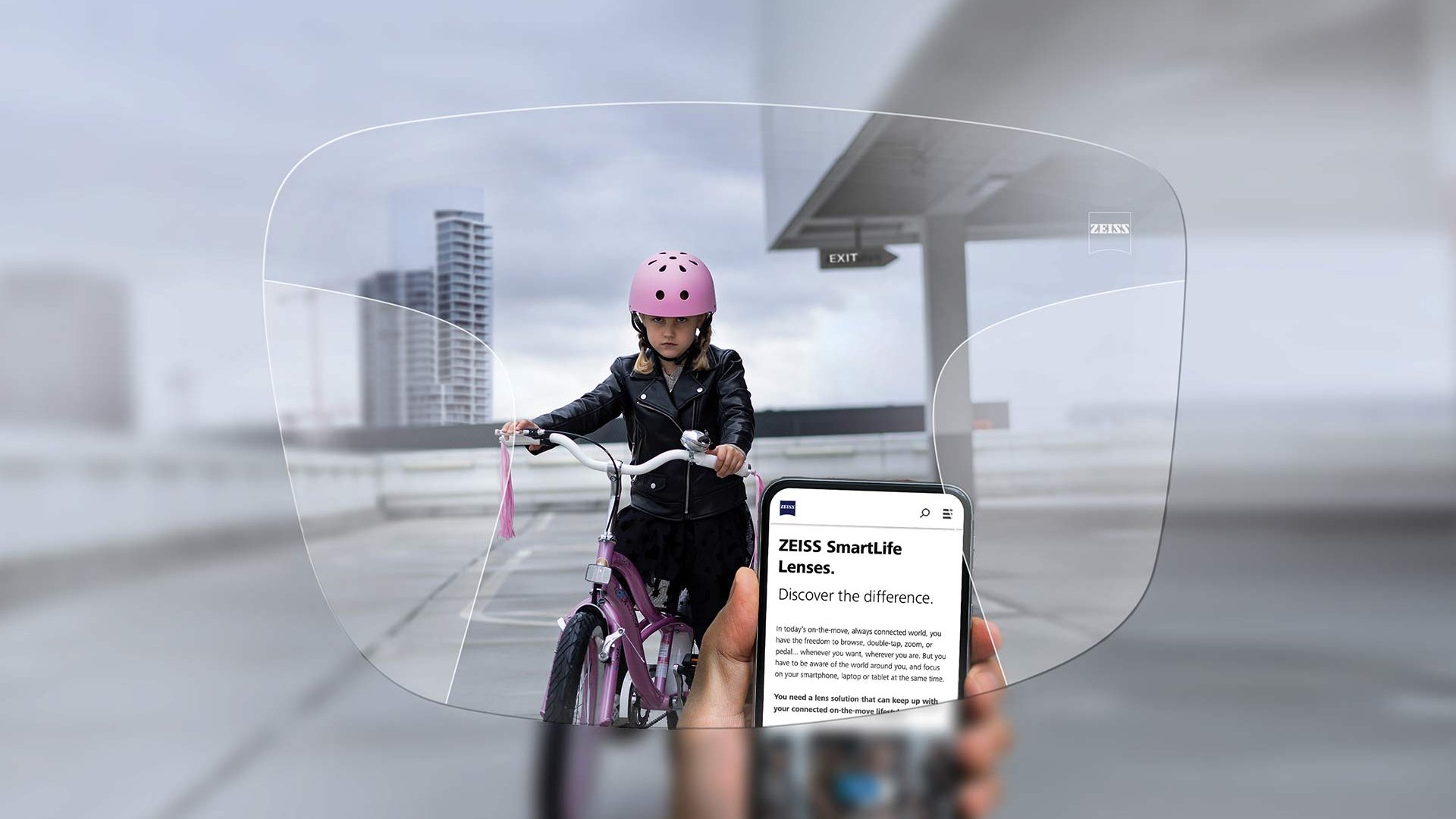 A ZEISS SmartLife Progressive Pure szemüveglencsét bemutató ábra. A képen a lencsén keresztül elénk táruló látvány látható.